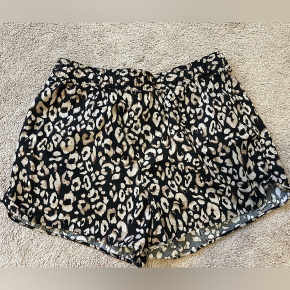 H&M leopard print shorts! - Picture 1 of 2